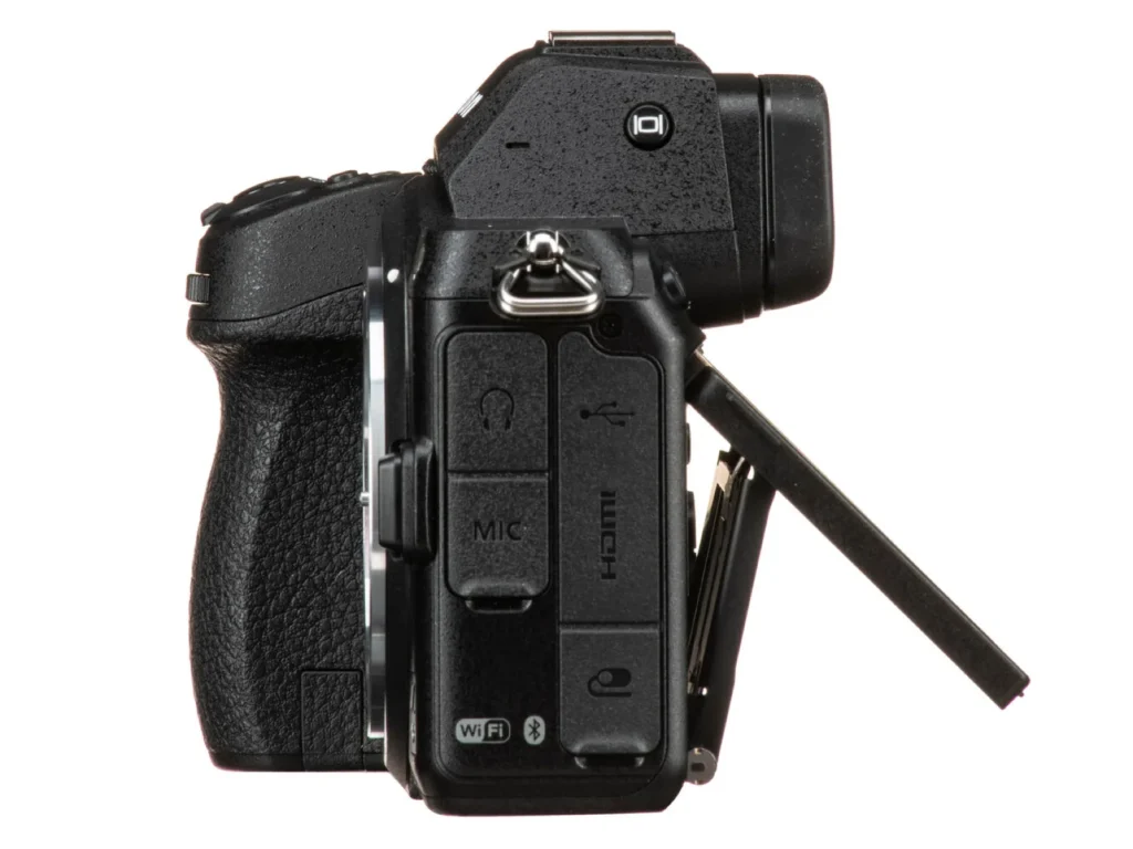 Nikon-Z5-side-screen