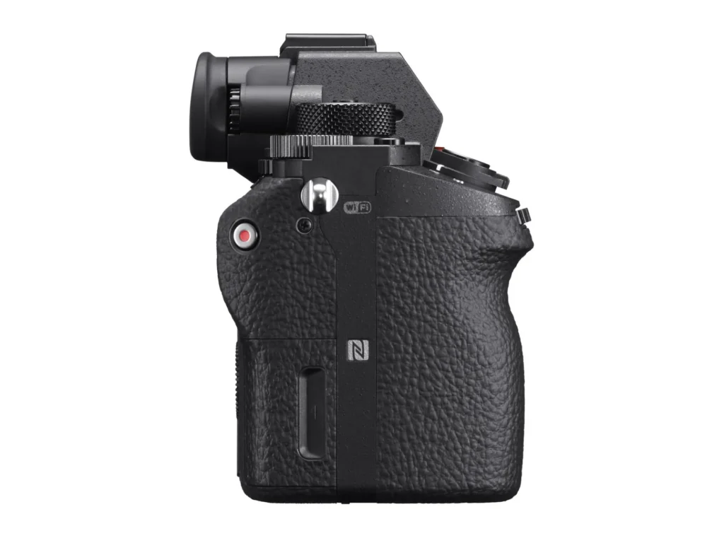 Sony-A7R-II-right-side