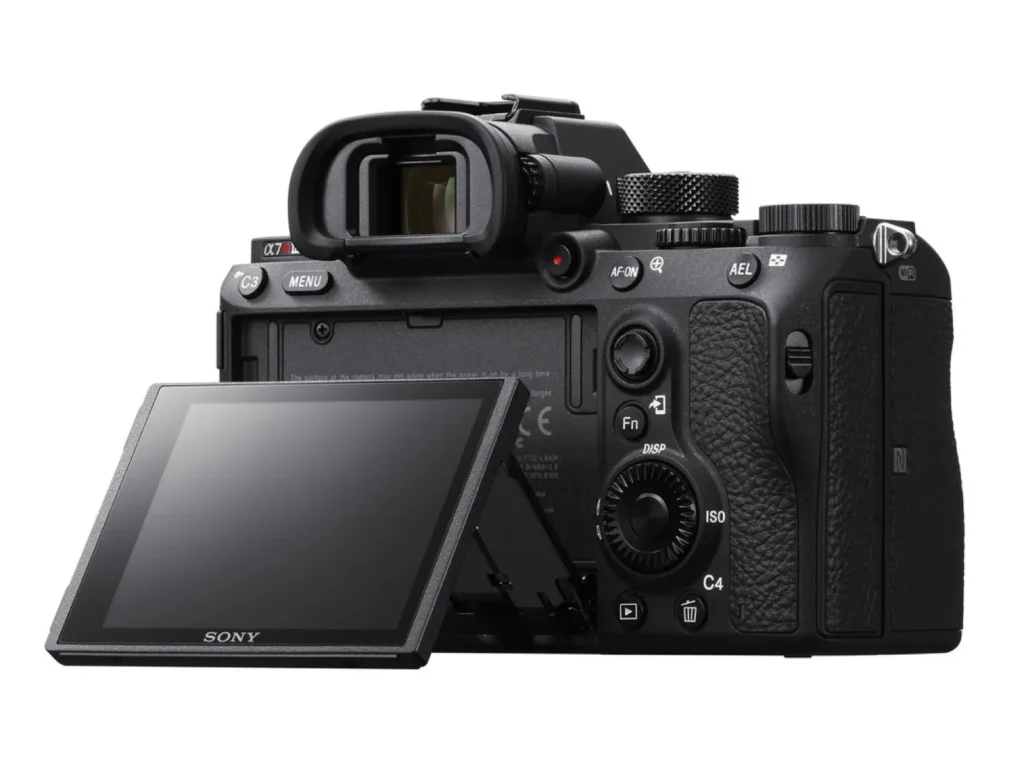 Sony-A7R-III-tilting-screen-1
