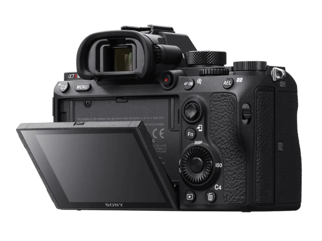 Sony-A7R-III-tilting-screen-2