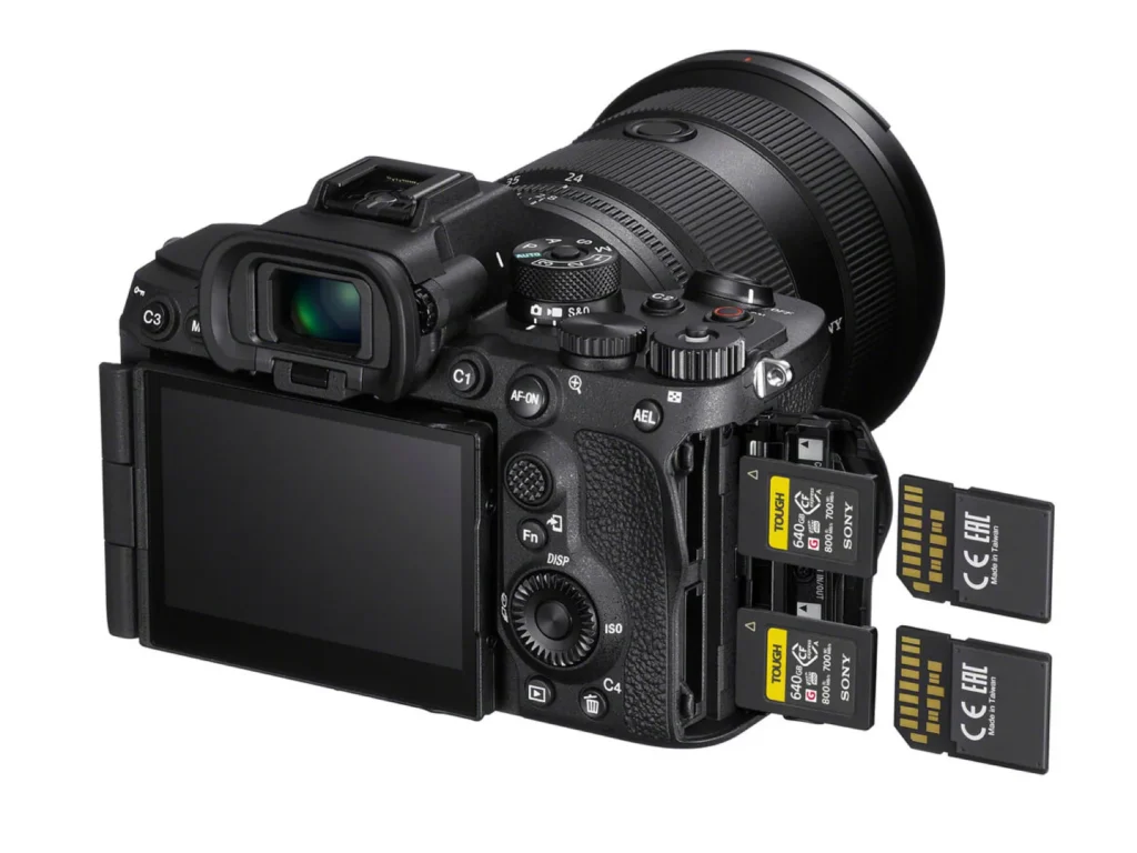 Sony-A7R-V-card-slots