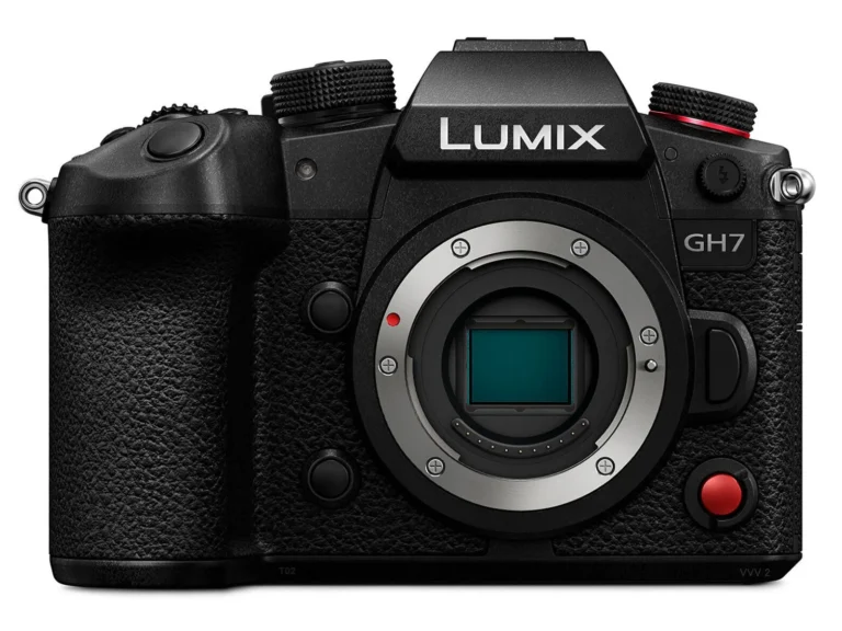 LUMIX GH7 front