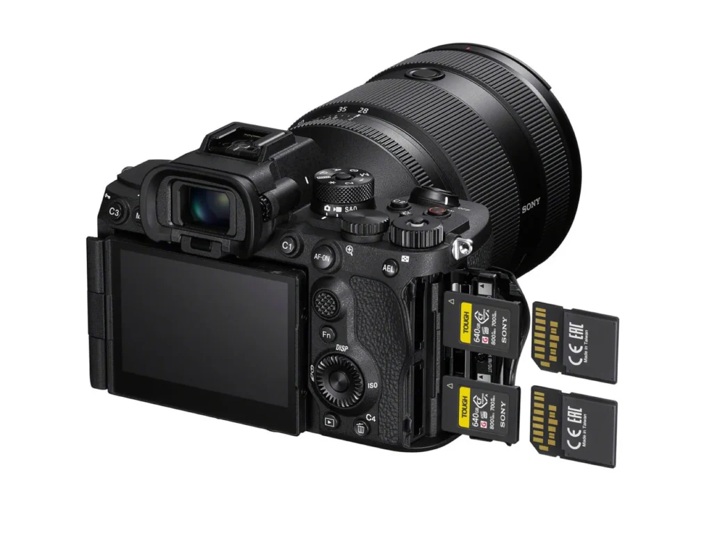 SONY-A7R-VI-card-slots
