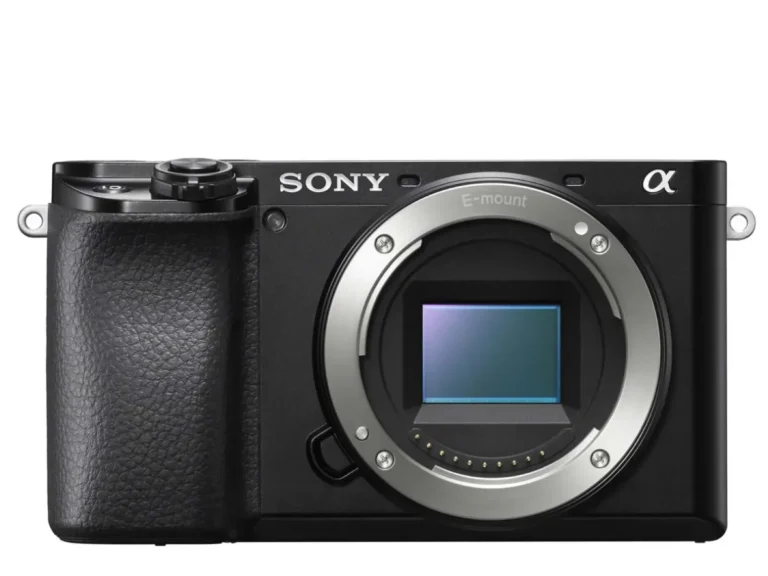 Sony a6100 front